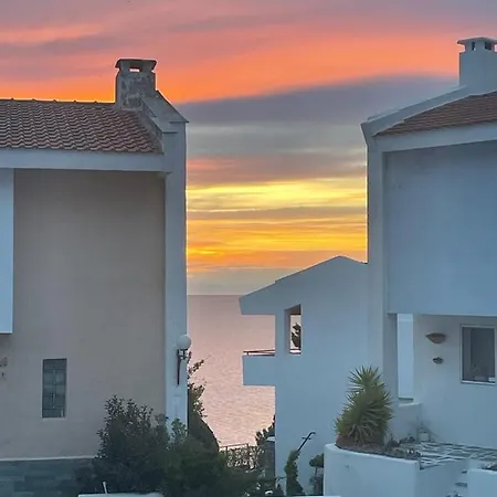 Aquamarine Maisonette Casa de Férias *