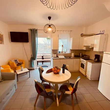 בית נופש Aquamarine Maisonette