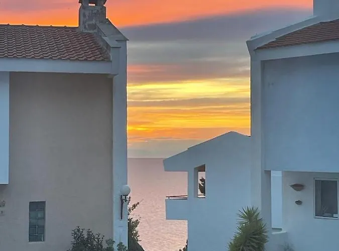 Aquamarine Maisonette Case de vacanță *